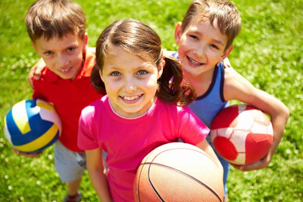 دلایل اهمیت بازی کردن با انواع توپ برای کودکان