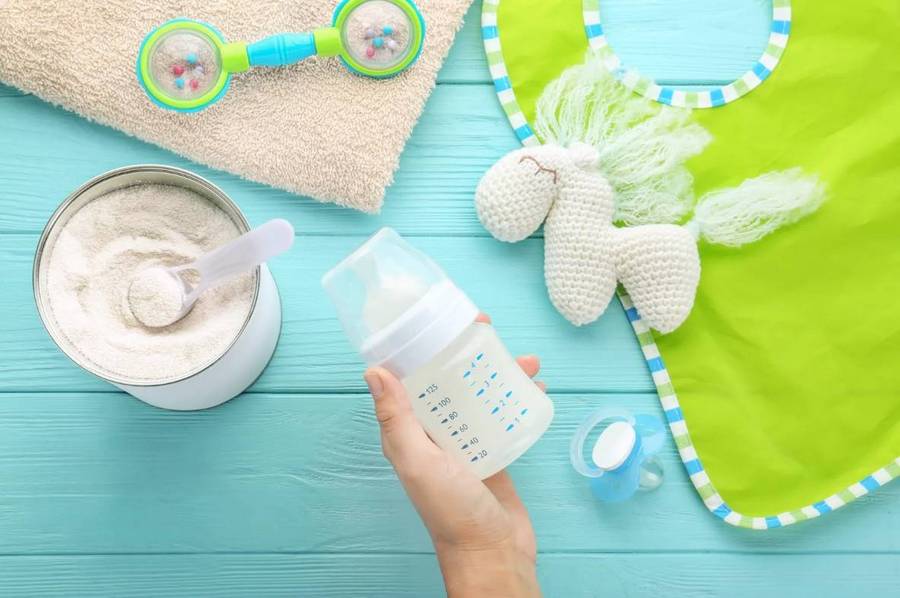 چند نکته اصولی برای تغذیه نوزاد با شیر خشک