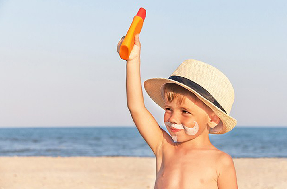 نکاتی درباره ضد آفتاب کودک مناسب فصل گرما