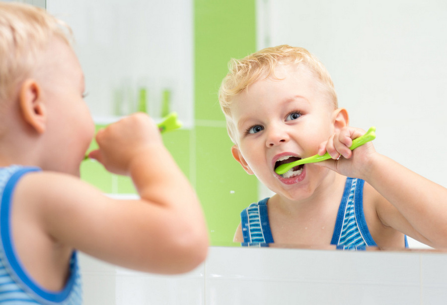 مسواک زدن دندان های شیری چقدر اهمیت دارد؟